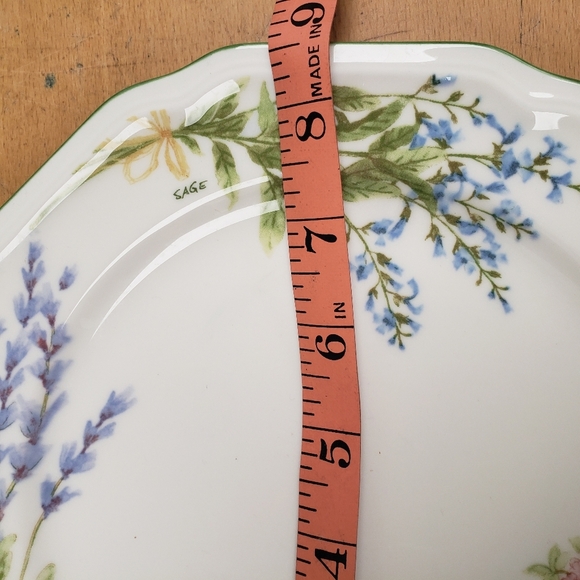 Mikasa Botanical Bouquet Lot Of 4 Salad Dessert Plates  8.5" - Picture 5 of 8